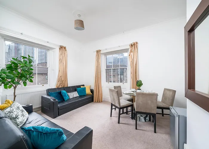 Canary Wharf - Spacious Apartments Near London Excel Exhibition Centre, O2 Arena, City Airport, Free Parking & Wifi