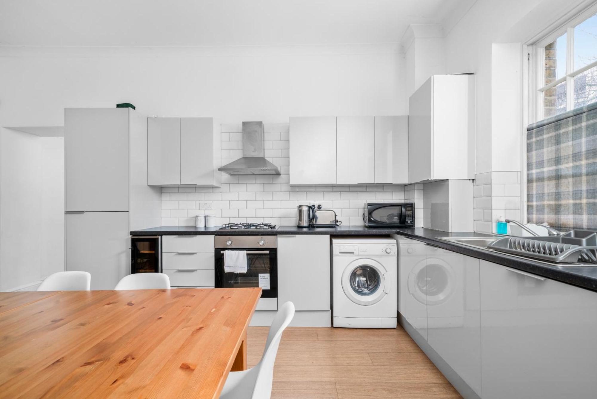 Canary Wharf - Spacious Near Excel Exhibition Centre, O2 Arena, Airport, Free Parking & Wifi Londra