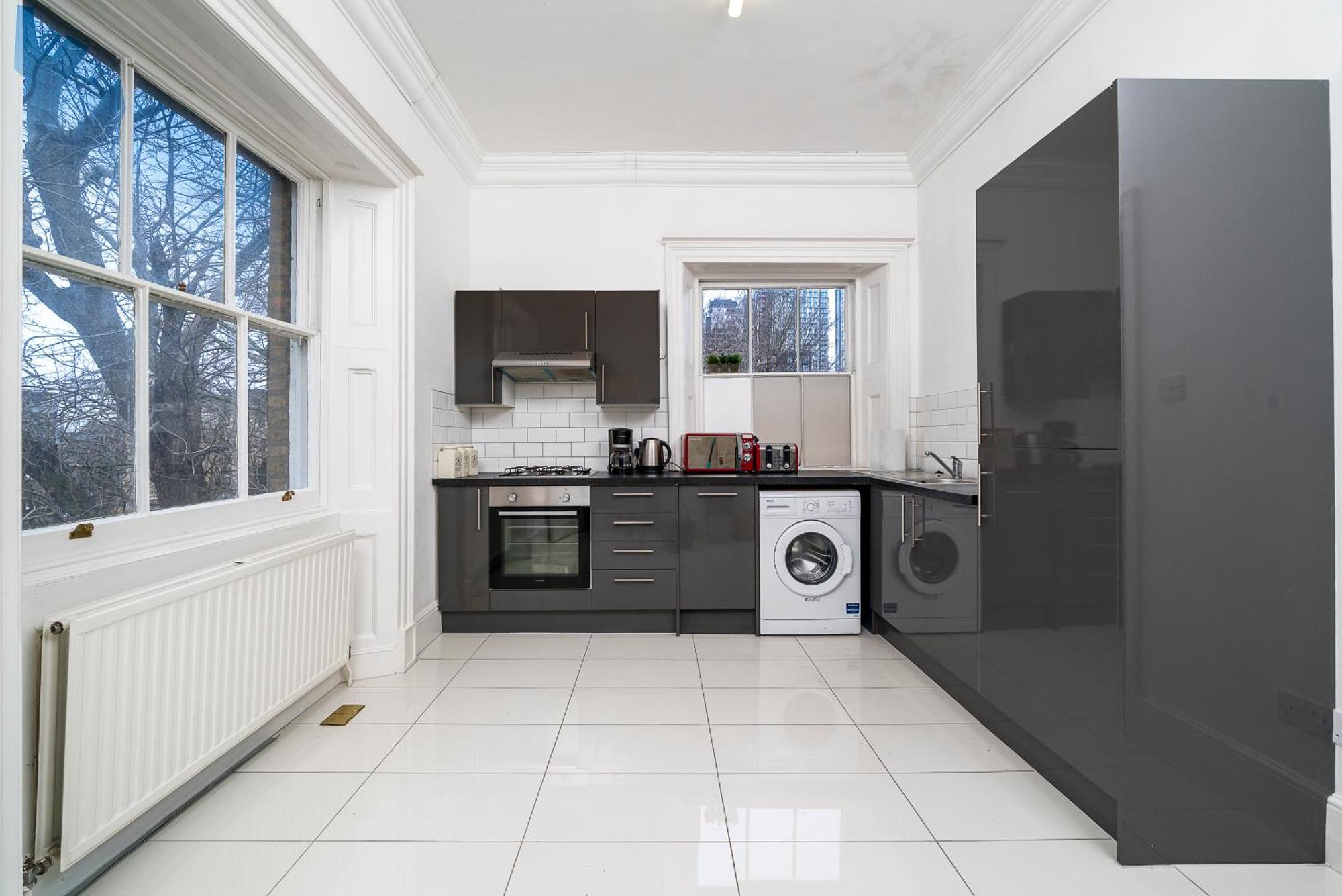 Apartment Canary Wharf - Spacious Near Excel Exhibition Centre, O2 Arena, Airport, Free Parking & Wifi London