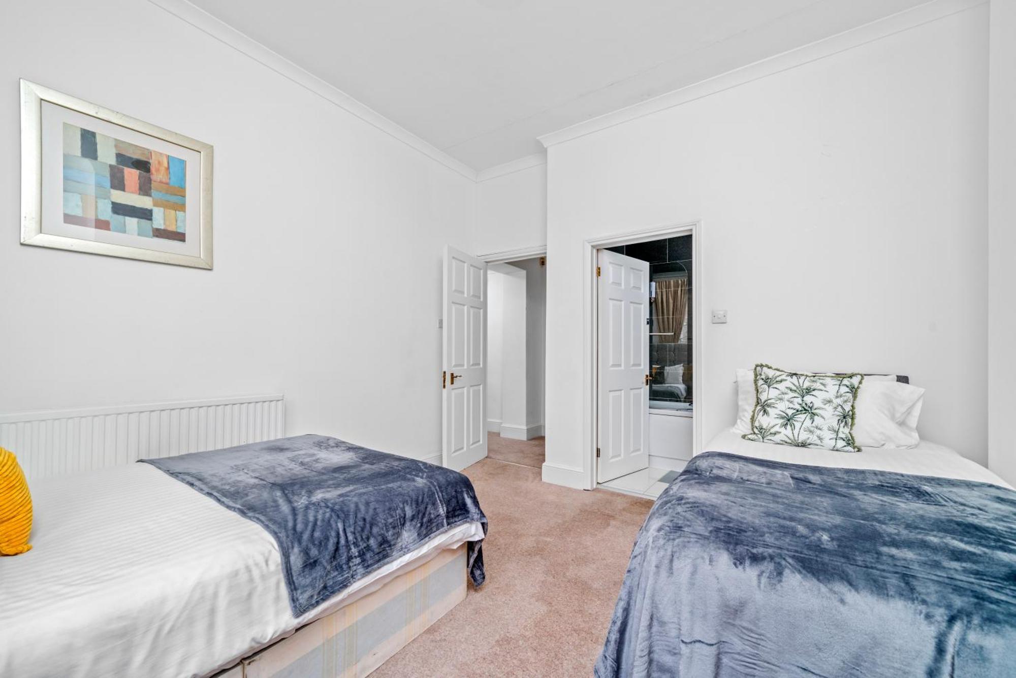 Canary Wharf - Spacious Near Excel Exhibition Centre, O2 Arena, Airport, Free Parking & Wifi Londra
