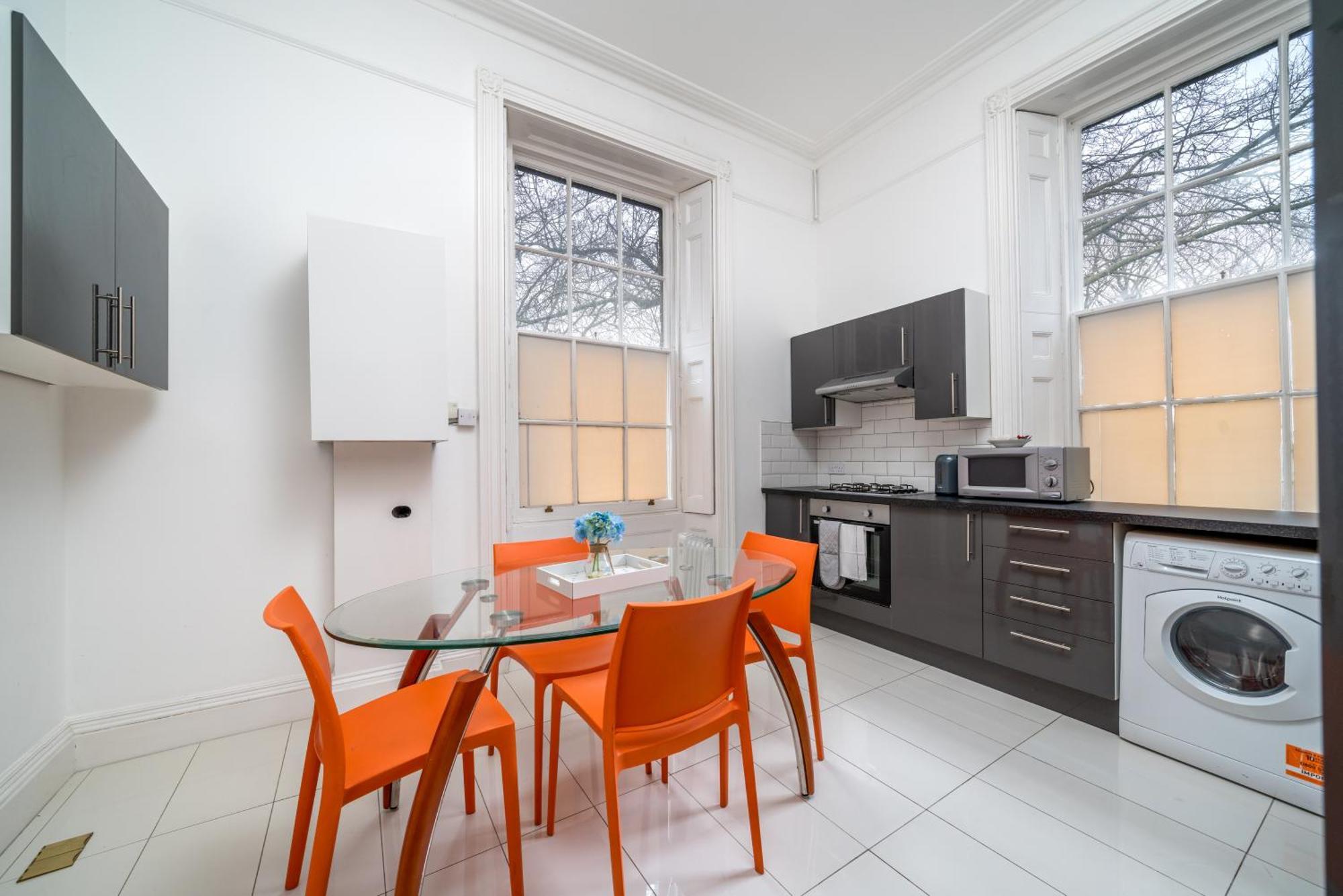 Canary Wharf - Spacious Near Excel Exhibition Centre, O2 Arena, Airport, Free Parking & Wifi Londra