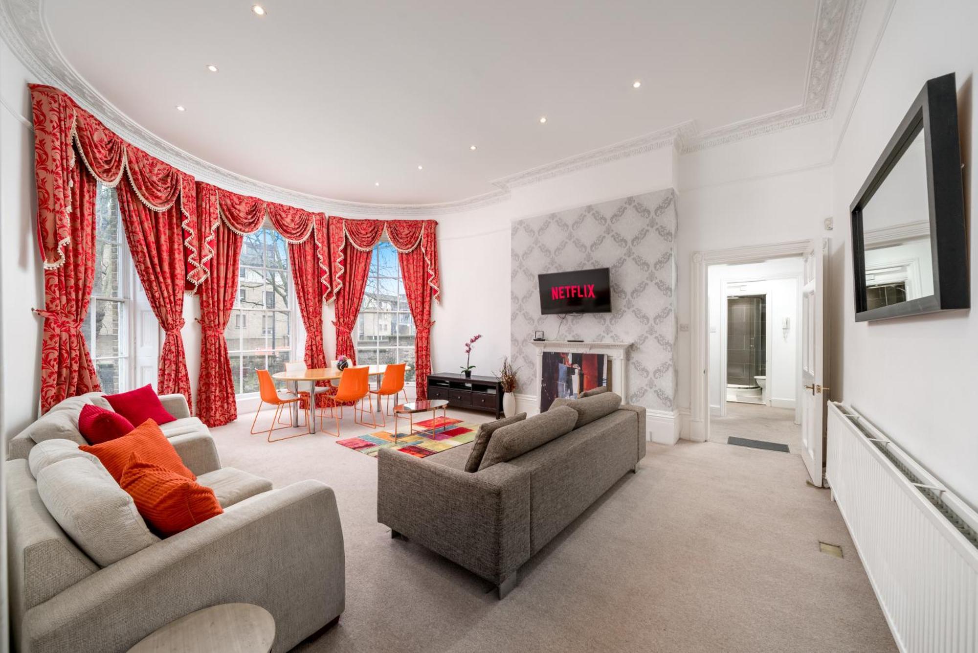Canary Wharf - Spacious Near Excel Exhibition Centre, O2 Arena, Airport, Free Parking & Wifi Appartamento Londra