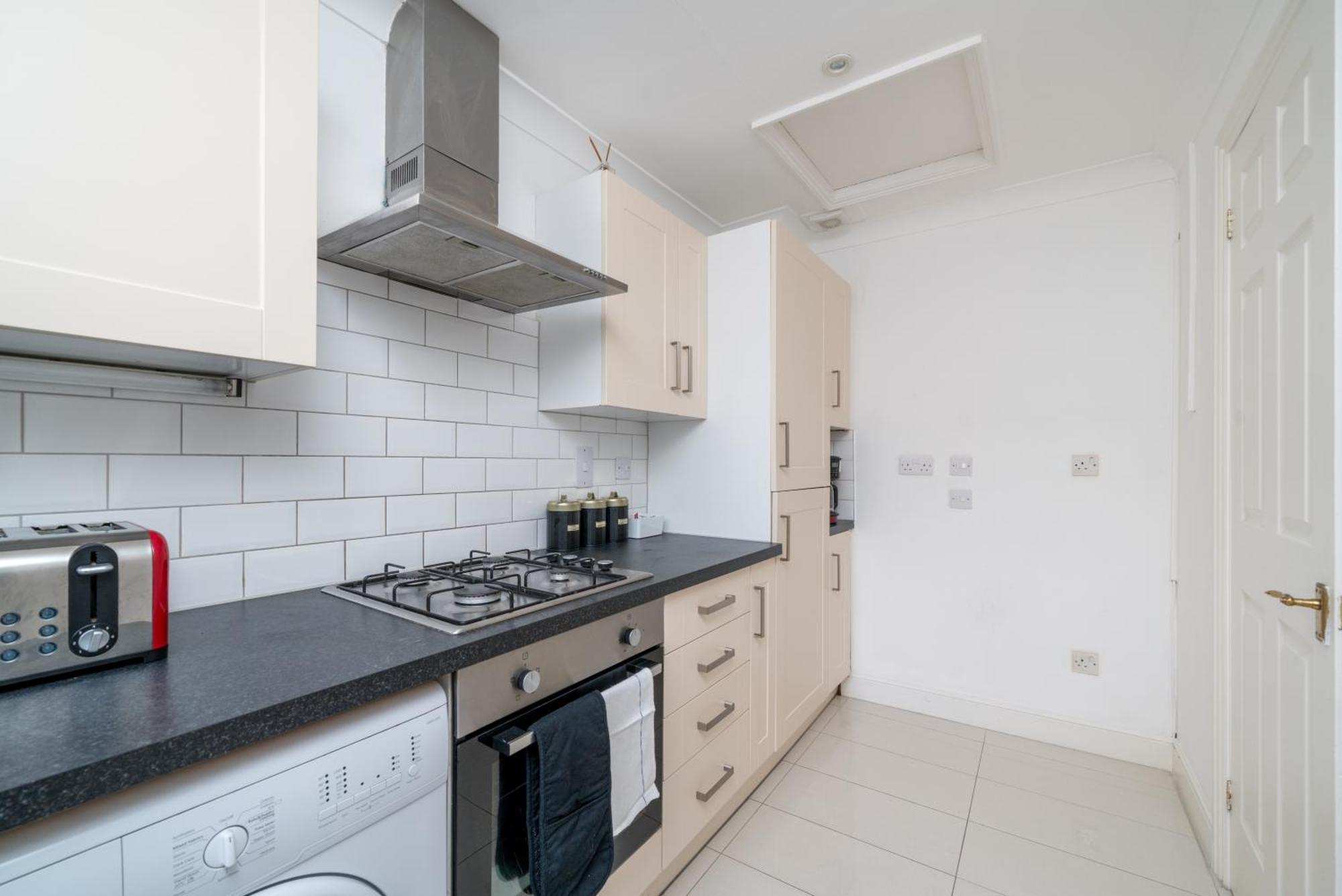 Canary Wharf - Spacious Near Excel Exhibition Centre, O2 Arena, Airport, Free Parking & Wifi Londra