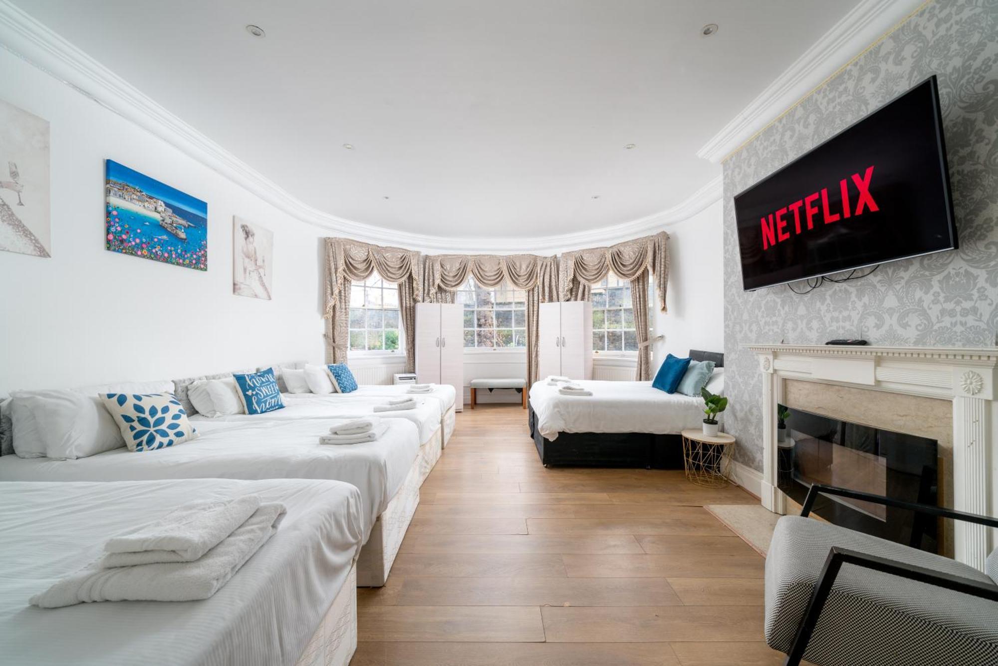 Canary Wharf - Spacious Near Excel Exhibition Centre, O2 Arena, Airport, Free Parking & Wifi Appartamento Londra