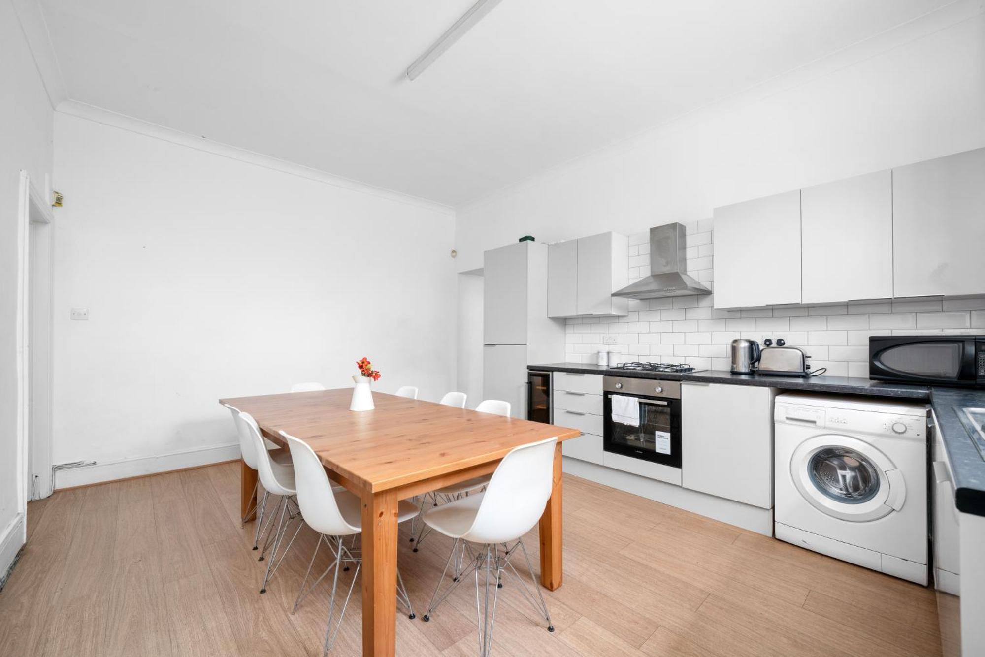 Apartament Canary Wharf - Spacious Near Excel Exhibition Centre, O2 Arena, Airport, Free Parking & Wifi