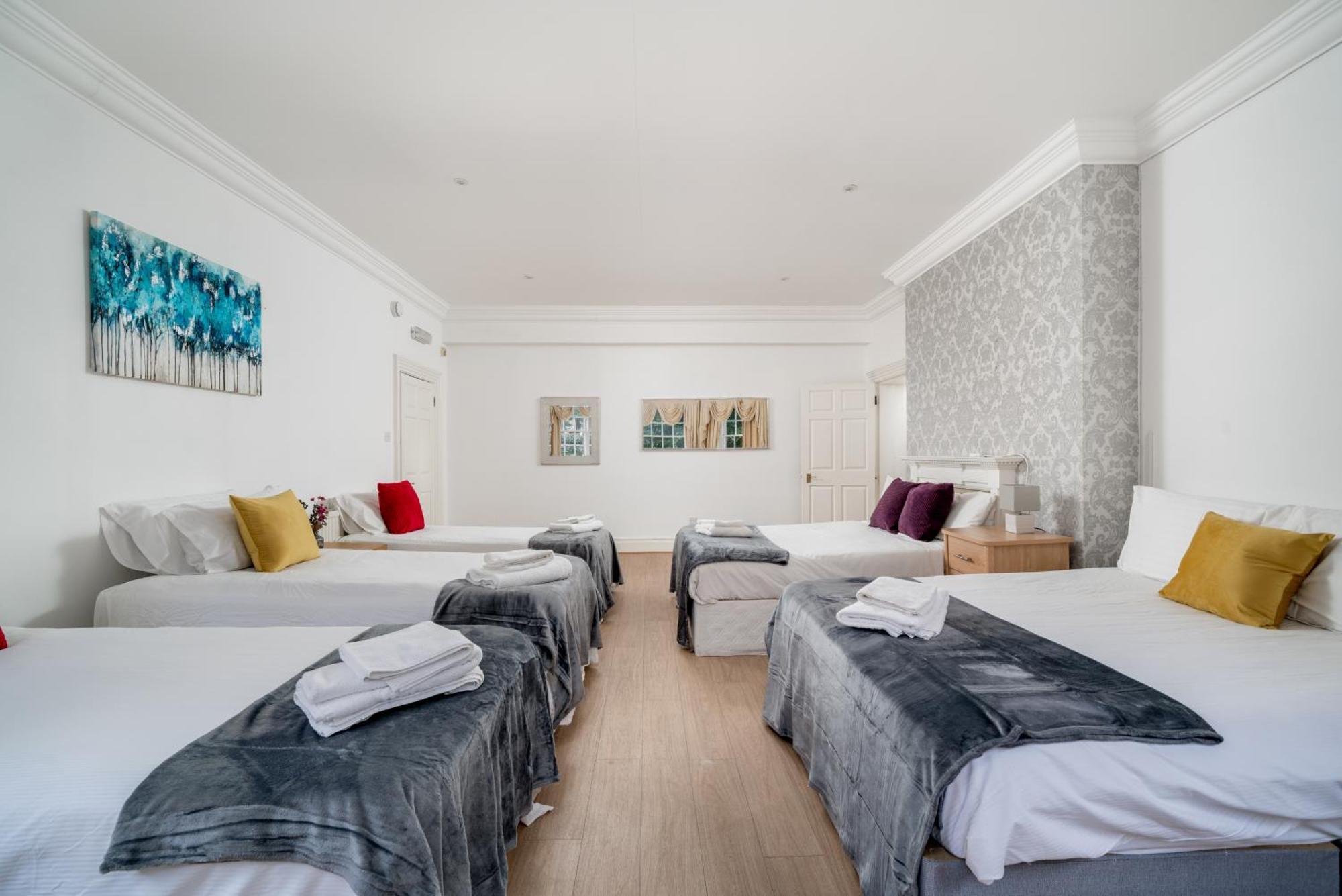 Canary Wharf - Spacious Near Excel Exhibition Centre, O2 Arena, Airport, Free Parking & Wifi Londra