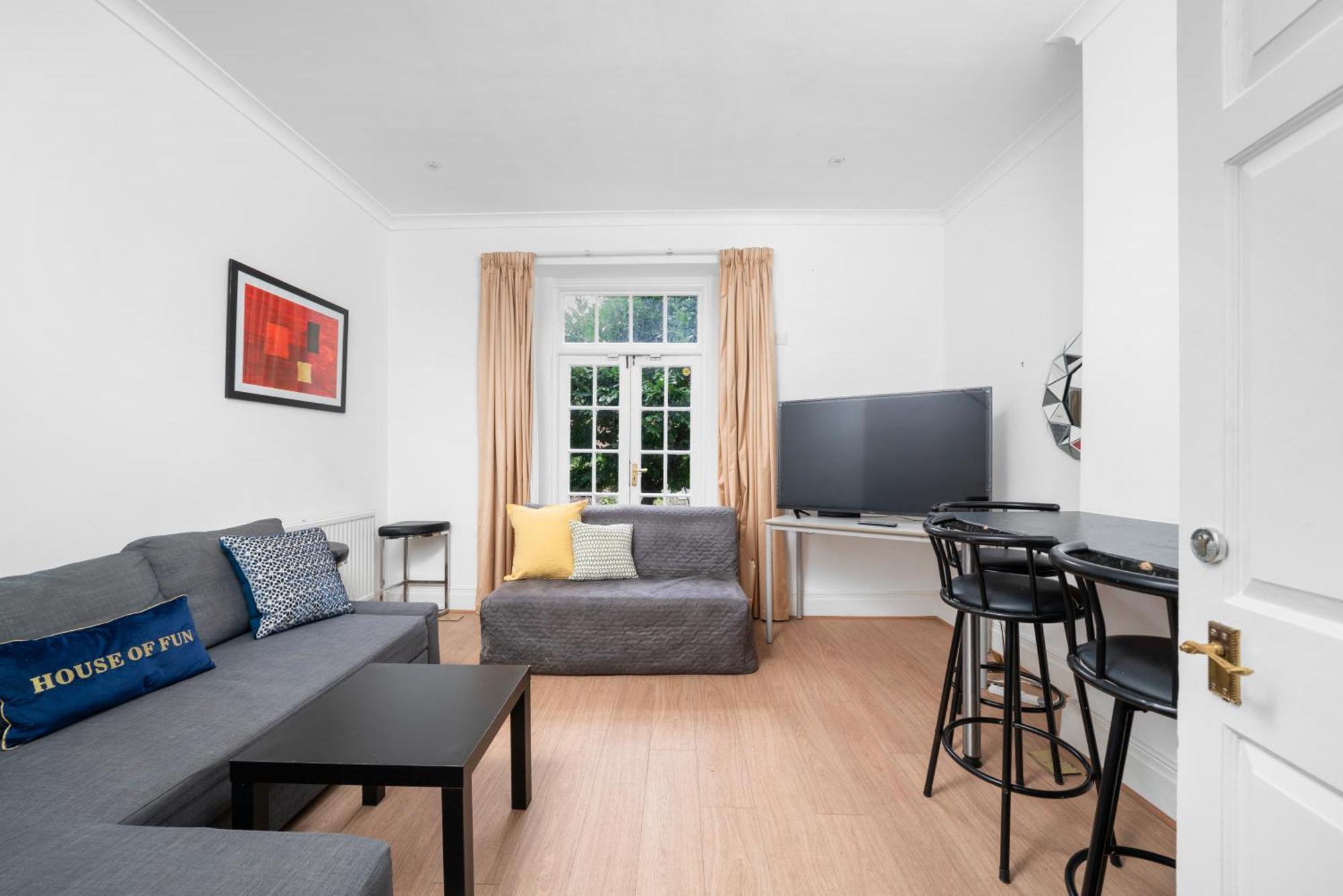 Canary Wharf - Spacious Near Excel Exhibition Centre, O2 Arena, Airport, Free Parking & Wifi Appartamento *