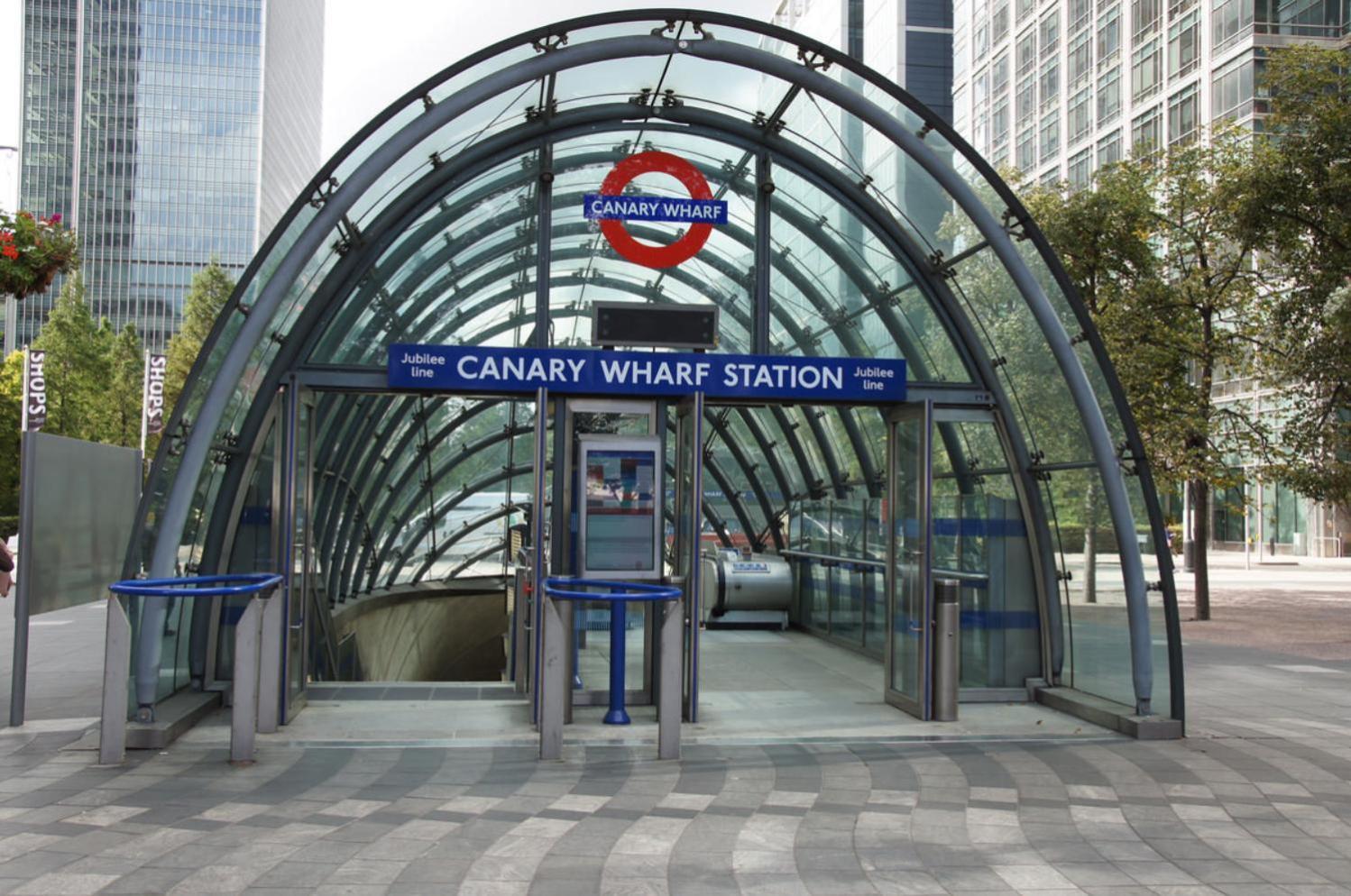 Apartment Canary Wharf - Spacious Near Excel Exhibition Centre, O2 Arena, Airport, Free Parking & Wifi